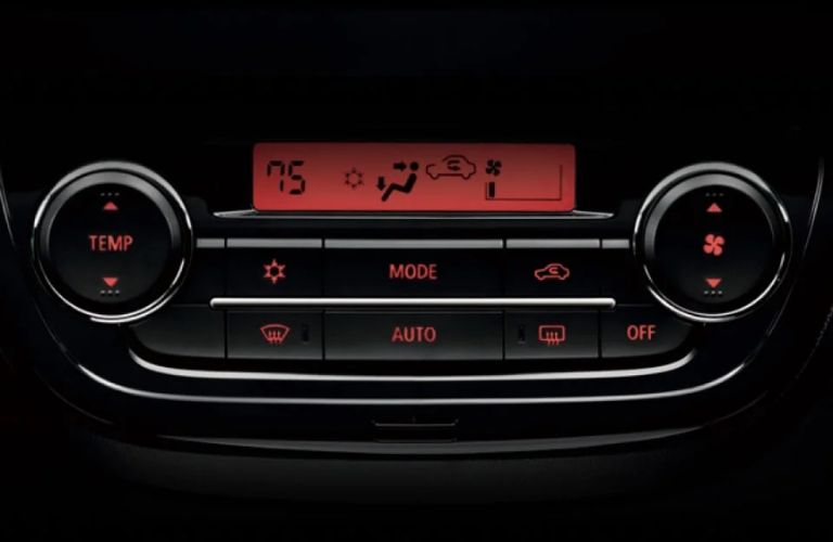 2022 Mitsubishi Mirage Climate control